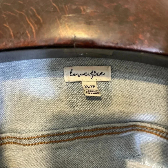 Y2K Grunge Distressed Denim Jacket Women’s Small Light Wash Jean Jacket - Picture 4 of 8